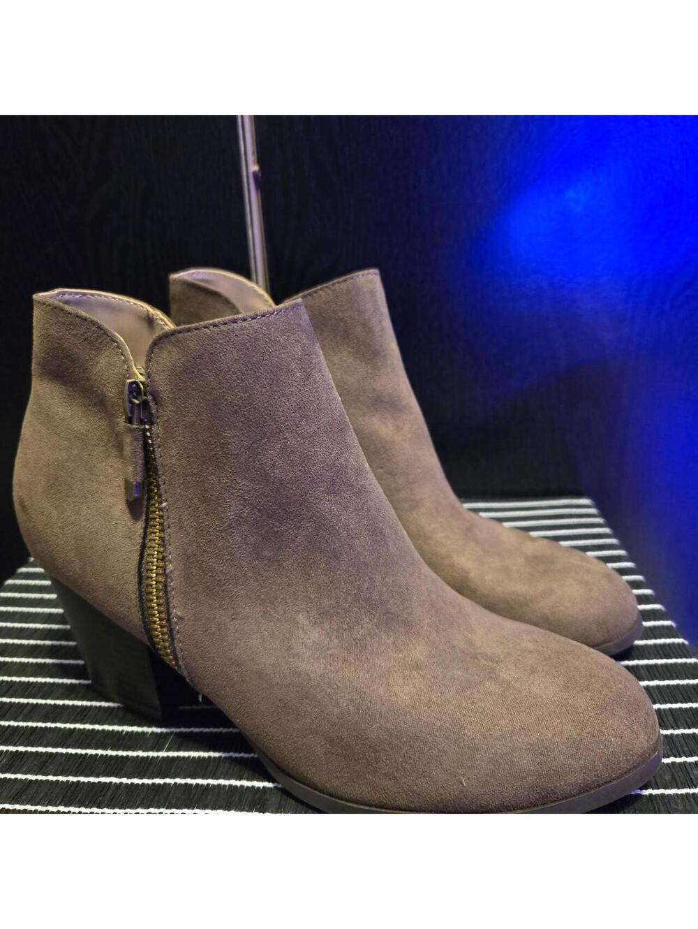 Style & Co Women's Brown and Tan Boot